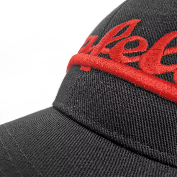 MAFELL Baseballkappe mit Retro Logo Front Schwarz Nahaufnahme