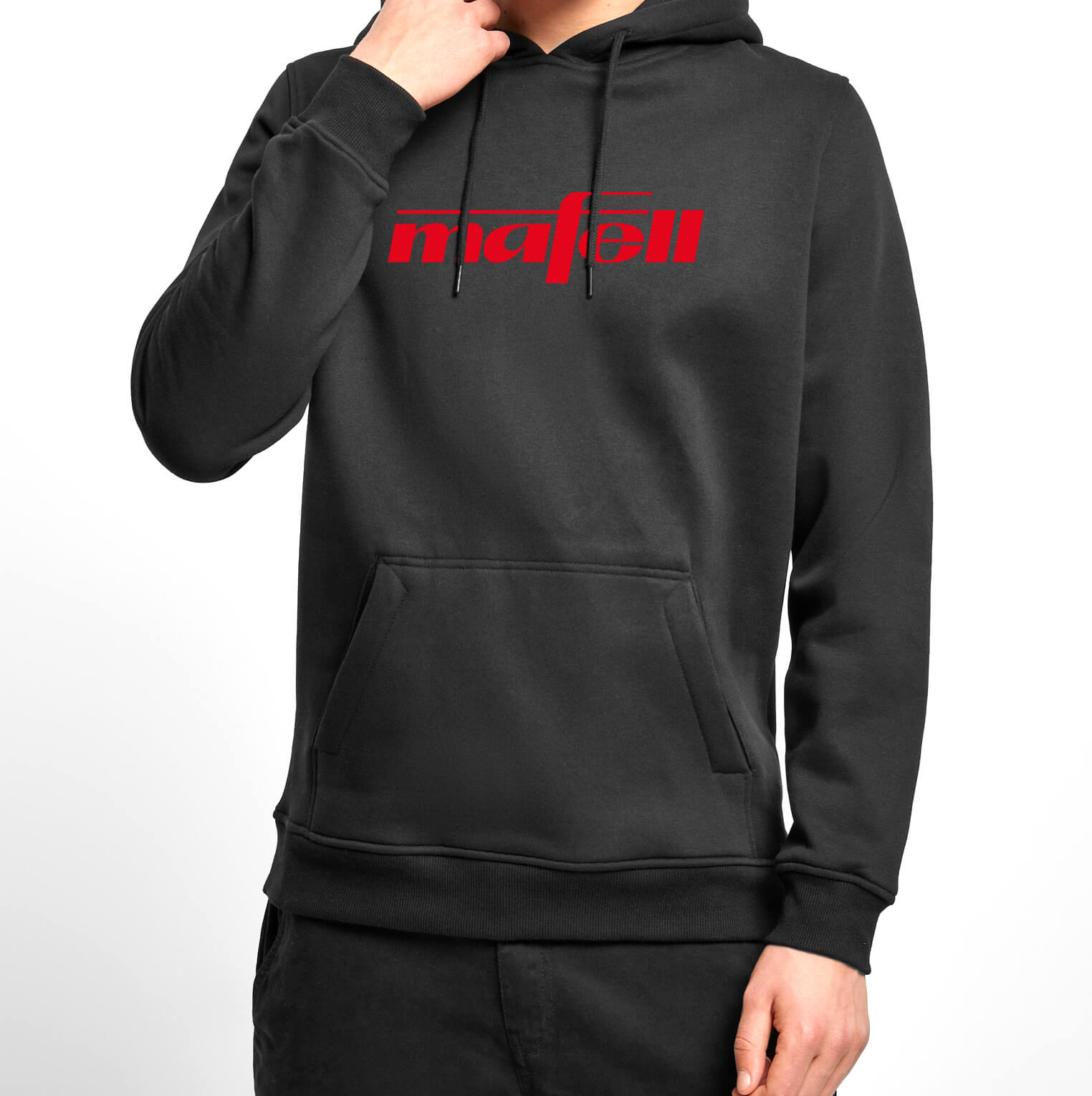 MAFELL Hoody Schwarz mit rotem MAFELL Logo Frontansicht Getragen